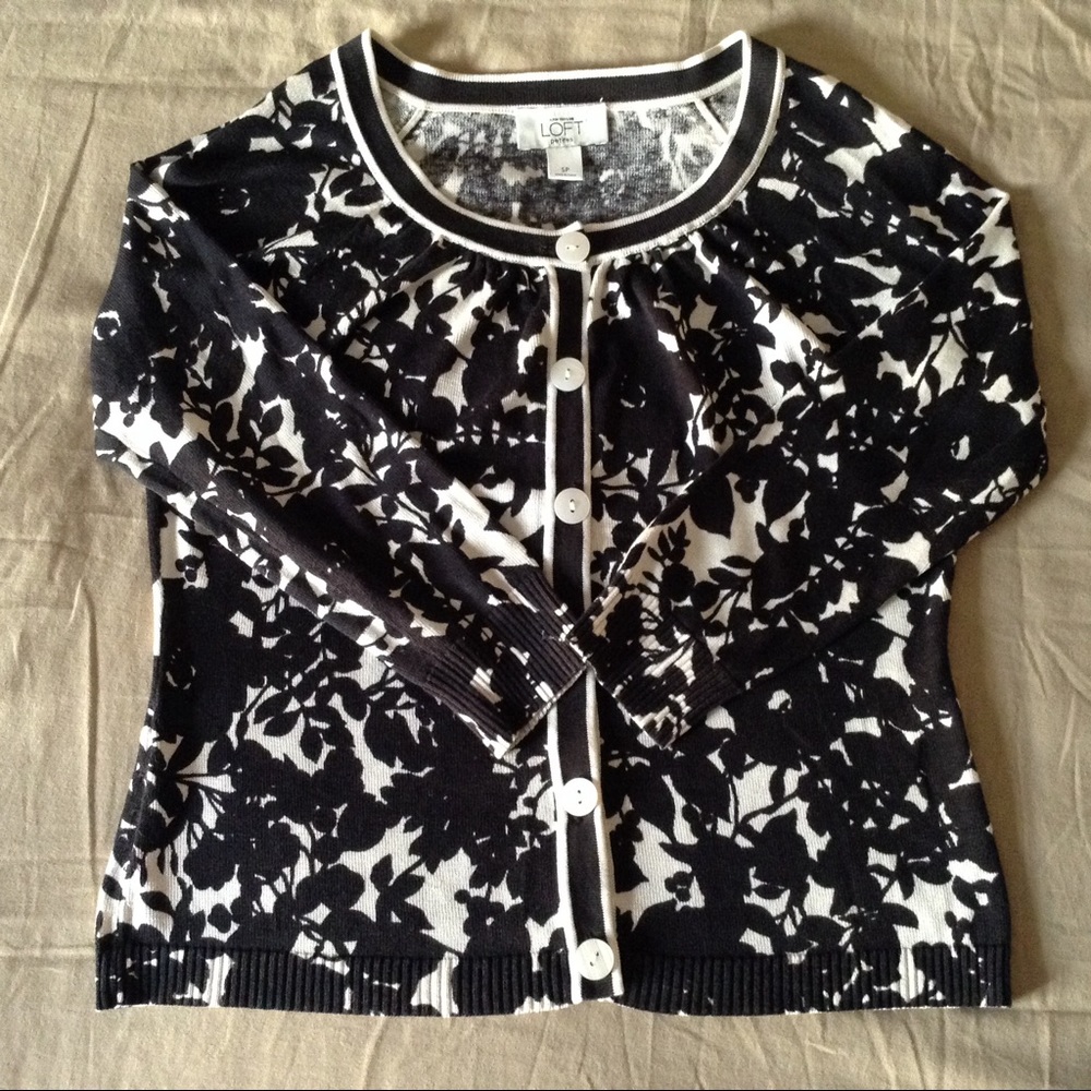 Ann Taylor Loft Blk/Wht Floral Button Cardigan